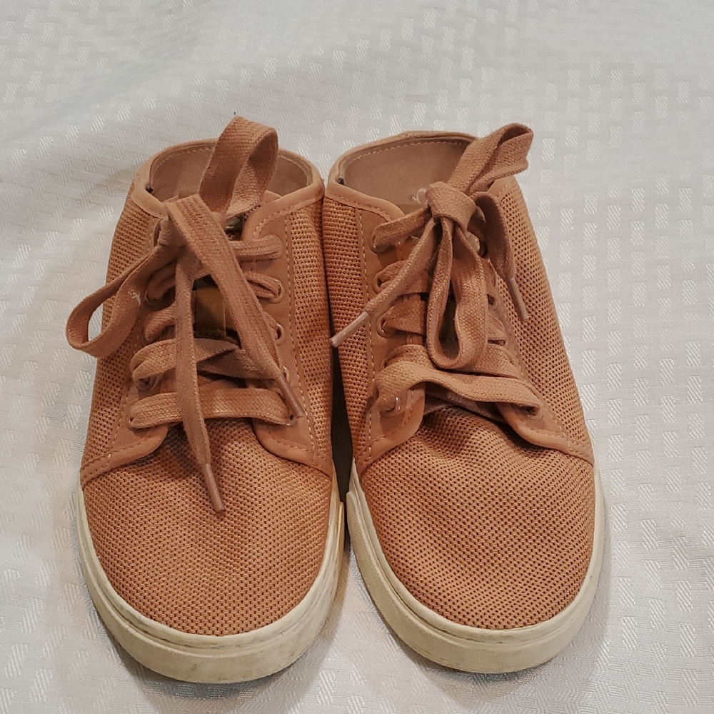 OluKai  Pehuea Li Lace-Up Shoes